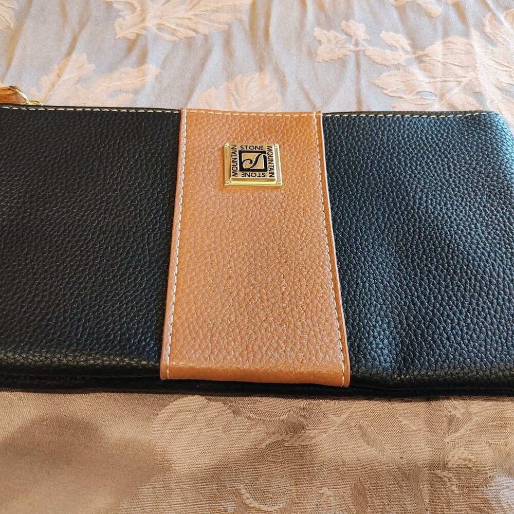 Stone Mountain Cornwall Bonded Pebble Leather Wristlet, New Without Tags - Picture 2 of 6